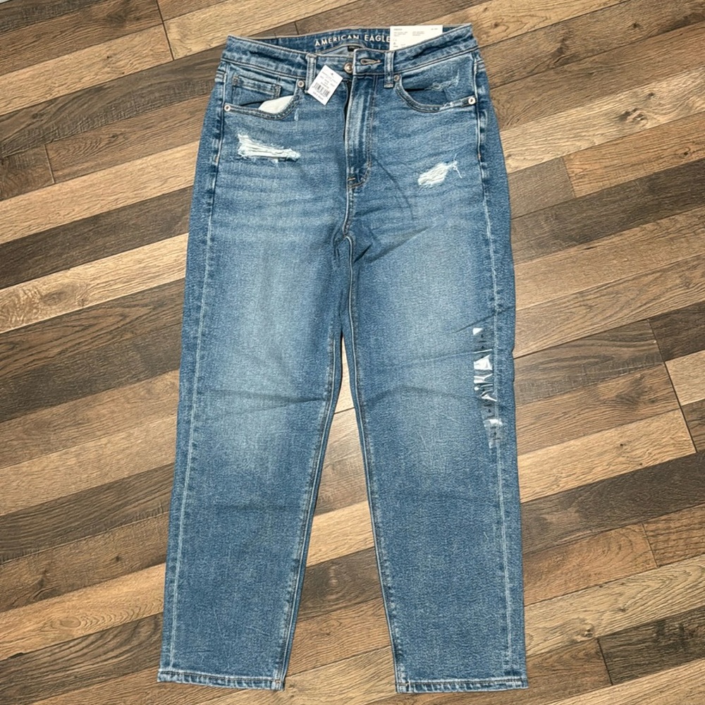 BNWT American Eagle mom Jean 6 short